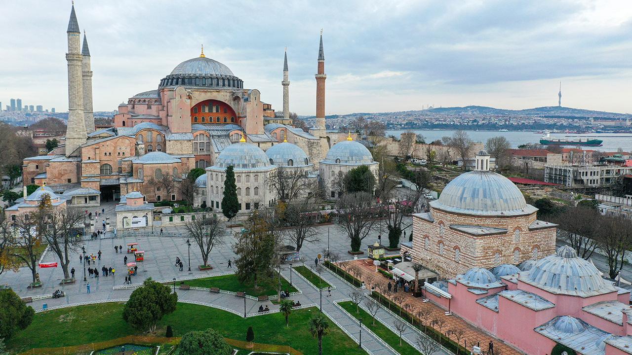 Hagia Sophia: History, Splendor & Visitor Guide