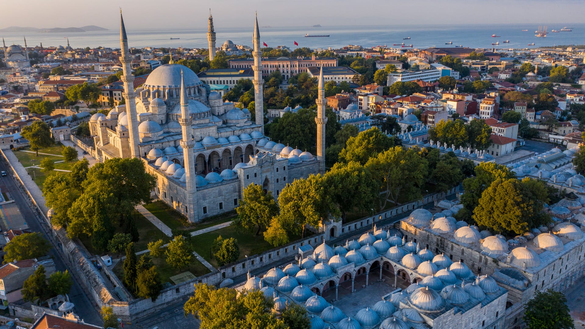 Suleymaniye Mosque: History, Legends & Visit Tips